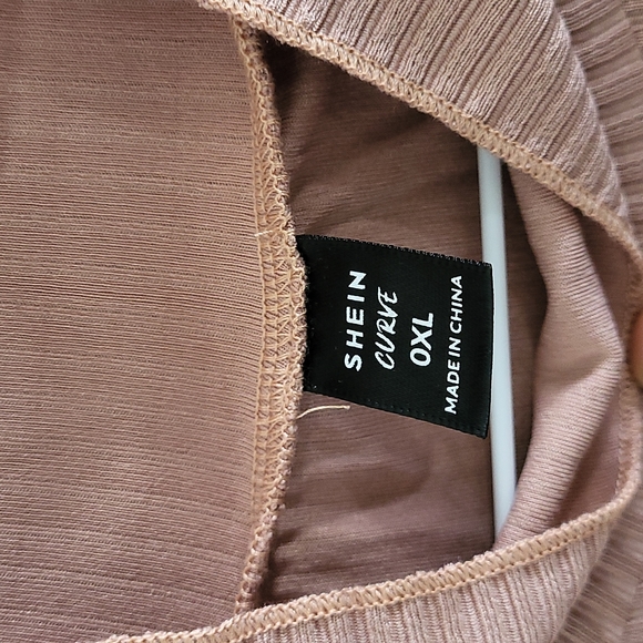 Button Detail Ruffle Trim Tee - Picture 2 of 2